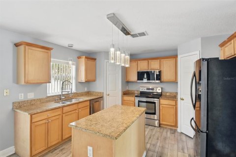 House in DeLand, Florida 5 bedrooms, 207.08 sq.m. № 1661785 - photo 12