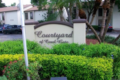 Copropriété à louer à Margate, Floride: 2 chambres, 78.97 m2 № 1982142 - photo 1