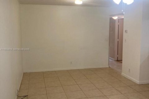 Condominio en alquiler en Margate, Florida, 2 dormitorios, 78.97 m2 № 1982142 - foto 21