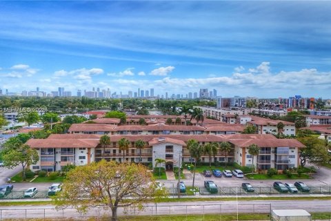 Copropriété à vendre à Miami, Floride: 1 chambre, 82.03 m2 № 1996695 - photo 12
