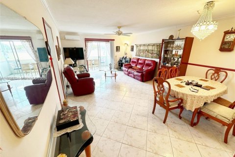 Copropriété à vendre à Miami, Floride: 1 chambre, 82.03 m2 № 1996695 - photo 2
