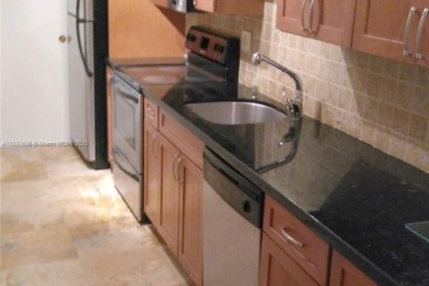 Condominio en alquiler en Miami Beach, Florida, 49.24 m2 № 1821938 - foto 6