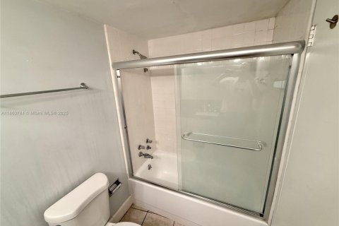 Copropriété à louer à Miami Beach, Floride: 62.99 m2 № 1889123 - photo 9