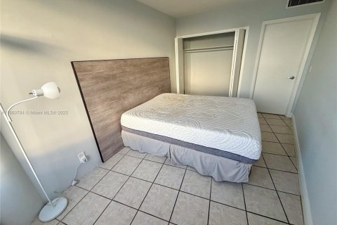 Copropriété à louer à Miami Beach, Floride: 62.99 m2 № 1889123 - photo 12