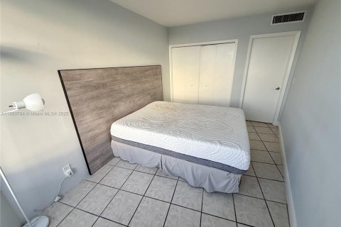 Copropriété à louer à Miami Beach, Floride: 62.99 m2 № 1889123 - photo 10