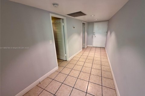 Copropriété à louer à Miami Beach, Floride: 62.99 m2 № 1889123 - photo 6
