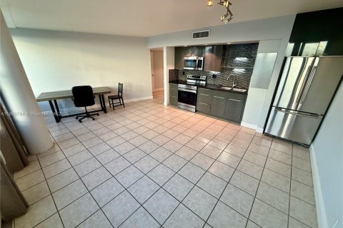 Copropriété à louer à Miami Beach, Floride: 62.99 m2 № 1889123 - photo 3