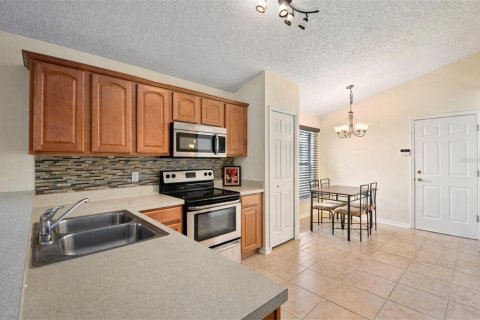 Villa ou maison à vendre à Orlando, Floride: 3 chambres, 145.95 m2 № 2399002 - photo 3