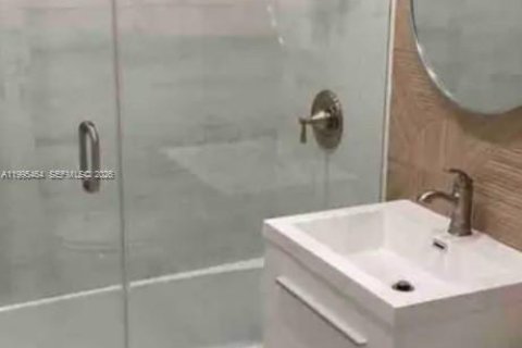 Снять в аренду виллу или дом в Саут-Майами, Флорида 3 спальни, 116.96м2, № 2063249 - фото 8