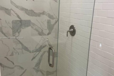 Снять в аренду виллу или дом в Саут-Майами, Флорида 3 спальни, 116.96м2, № 2063249 - фото 9