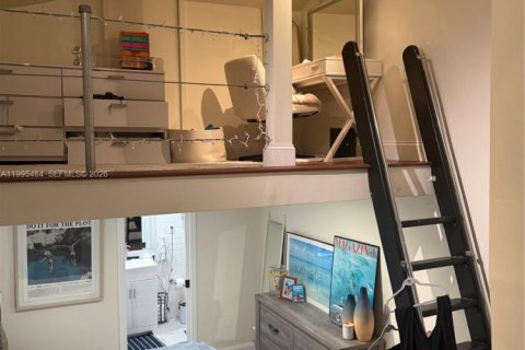 Снять в аренду виллу или дом в Саут-Майами, Флорида 3 спальни, 116.96м2, № 2063249 - фото 12