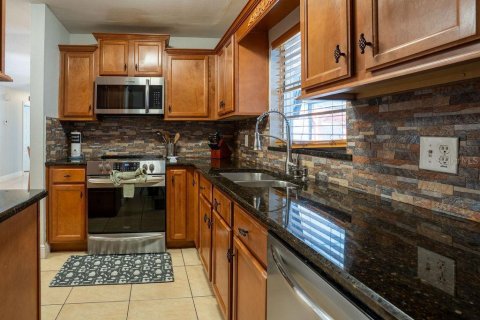 House in Kissimmee, Florida 3 bedrooms, 118.17 sq.m. № 1778006 - photo 17
