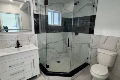 Casa en alquiler en Fort Lauderdale, Florida, 2 dormitorios, 92.9 m2 № 1943131 - foto 7