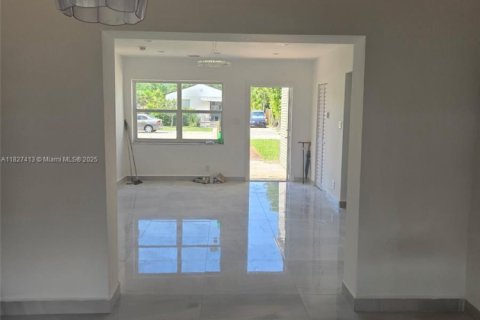 Casa en alquiler en Fort Lauderdale, Florida, 2 dormitorios, 92.9 m2 № 1943131 - foto 3