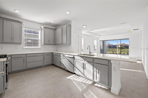 Купить виллу или дом в Лейквуд Ранч, Флорида 4 комнаты, 178.37м2, № 2429184 - фото 16