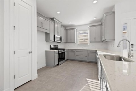 Купить виллу или дом в Лейквуд Ранч, Флорида 4 комнаты, 178.37м2, № 2429184 - фото 13