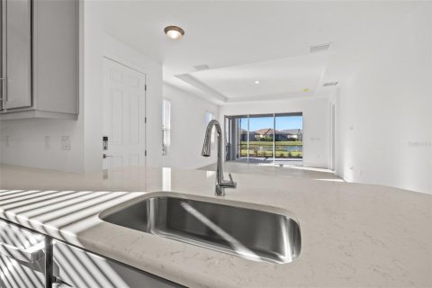 Купить виллу или дом в Лейквуд Ранч, Флорида 4 комнаты, 178.37м2, № 2429184 - фото 17
