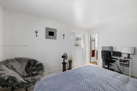 Condo in Lauderhill, Florida, 2 bedrooms  № 1946686 - photo 14