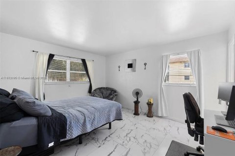 Condo in Lauderhill, Florida, 2 bedrooms  № 1946686 - photo 12