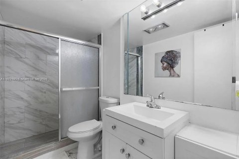 Condo in Lauderhill, Florida, 2 bedrooms  № 1946686 - photo 15