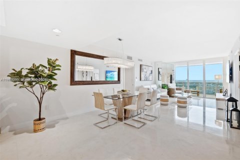 Купить кондоминиум в Халландейл-Бич, Флорида 3 спальни, 145.95м2, № 2025295 - фото 4