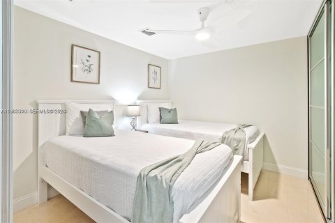 Купить кондоминиум в Халландейл-Бич, Флорида 3 спальни, 145.95м2, № 2025295 - фото 12