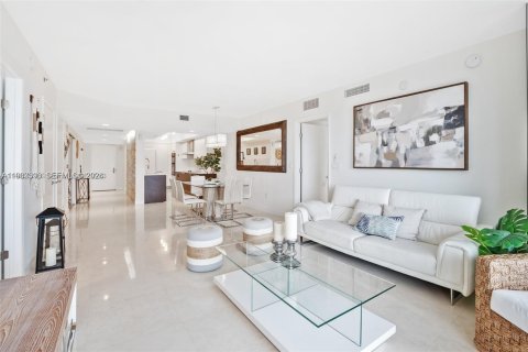 Купить кондоминиум в Халландейл-Бич, Флорида 3 спальни, 145.95м2, № 2025295 - фото 3