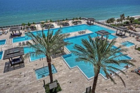 Купить кондоминиум в Халландейл-Бич, Флорида 3 спальни, 145.95м2, № 2025295 - фото 14