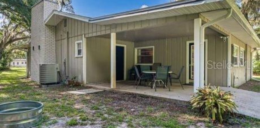 House in Homosassa, Florida 2 bedrooms, 99.96 sq.m. № 1813128