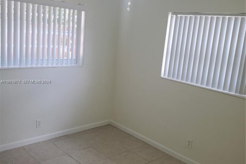 Casa en alquiler en Deerfield Beach, Florida, 3 dormitorios, 98.1 m2 № 2050213 - foto 8