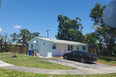 Casa en Deerfield Beach, Florida 3 dormitorios, 98.1 m2 № 2050213