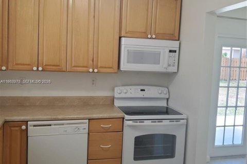 Casa en alquiler en Deerfield Beach, Florida, 3 dormitorios, 98.1 m2 № 2050213 - foto 4