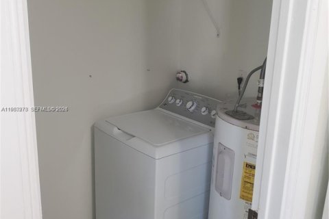 Casa en alquiler en Deerfield Beach, Florida, 3 dormitorios, 98.1 m2 № 2050213 - foto 14