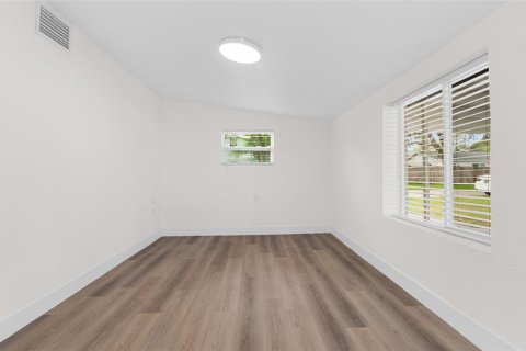 House in Port Richey, Florida 2 bedrooms, 72.46 sq.m. № 1810742 - photo 10