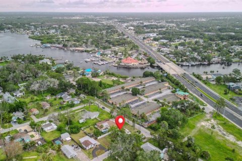 House in Port Richey, Florida 2 bedrooms, 72.46 sq.m. № 1810742 - photo 5