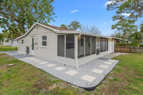 House in Port Richey, Florida 2 bedrooms, 72.46 sq.m. № 1810742 - photo 14