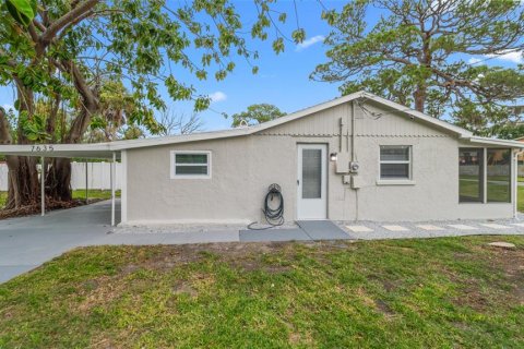 House in Port Richey, Florida 2 bedrooms, 72.46 sq.m. № 1810742 - photo 13