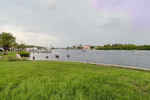House in Port Richey, Florida 2 bedrooms, 72.46 sq.m. № 1810742 - photo 24