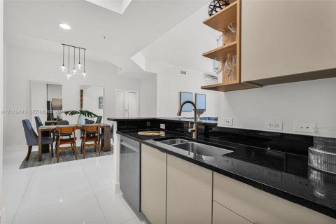 Copropriété à louer à Aventura, Floride: 2 chambres, 98.2 m2 № 2432944 - photo 12