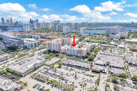 Copropriété à louer à Aventura, Floride: 2 chambres, 98.2 m2 № 2432944 - photo 10