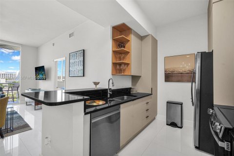 Copropriété à louer à Aventura, Floride: 2 chambres, 98.2 m2 № 2432944 - photo 14