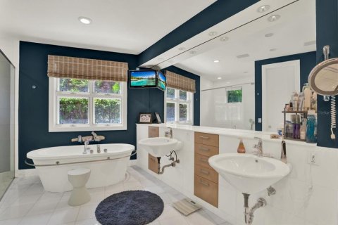 Casa en venta en Land O' Lakes, Florida, 5 dormitorios, 418.99 m2 № 1673947 - foto 19
