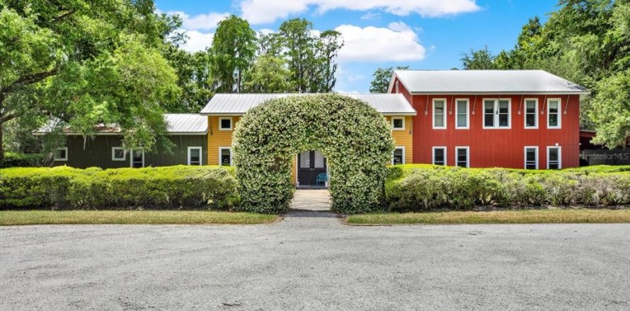 Casa en Land O' Lakes, Florida 5 dormitorios, 418.99 m2 № 1673947