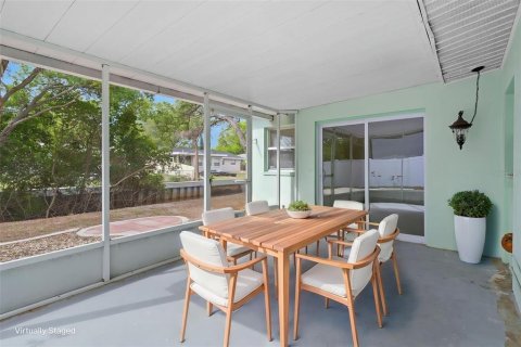 House in Tampa, Florida 3 bedrooms, 135.27 sq.m. № 2226711 - photo 4