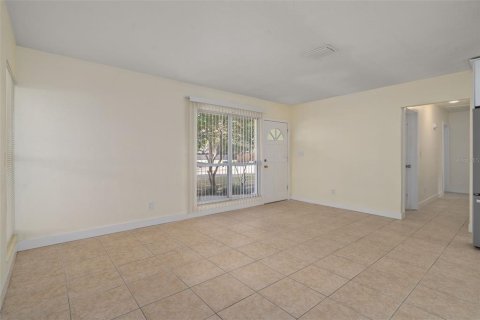 House in Tampa, Florida 3 bedrooms, 135.27 sq.m. № 2226711 - photo 15
