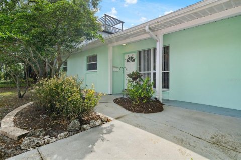 House in Tampa, Florida 3 bedrooms, 135.27 sq.m. № 2226711 - photo 9