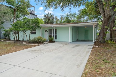 House in Tampa, Florida 3 bedrooms, 135.27 sq.m. № 2226711 - photo 7