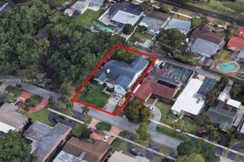 Villa ou maison à louer à Hollywood, Floride: 3 chambres, 293.76 m2 № 1965672 - photo 10