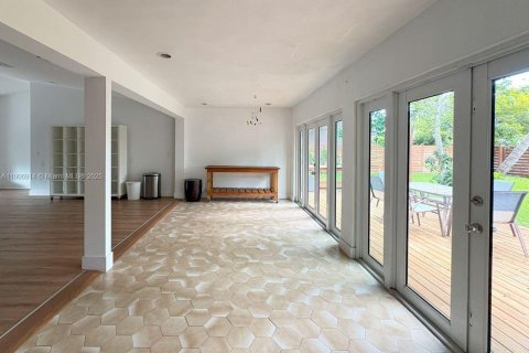 Villa ou maison à louer à Hollywood, Floride: 3 chambres, 293.76 m2 № 1965672 - photo 6