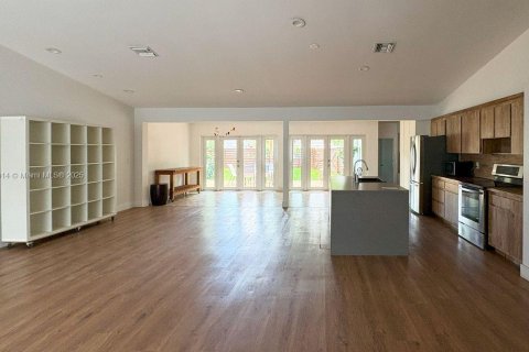 Villa ou maison à louer à Hollywood, Floride: 3 chambres, 293.76 m2 № 1965672 - photo 5